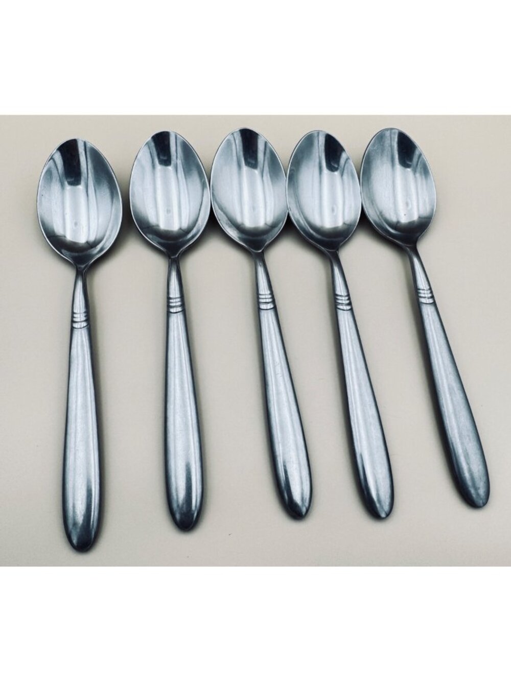 5 Hampton Silversmiths AMARE Stainless Steel Oval Soup Spoons